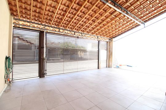 Garagem de casa para alugar com 3 quartos, 320m² em Residencial Tatetuba, São José dos Campos