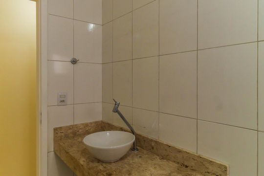 Banheiro social de casa para alugar com 4 quartos, 175m² em Vila Regente Feijó, São Paulo