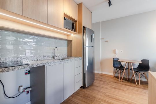 Cozinha de apartamento para alugar com 1 quarto, 33m² em Pinheiros, São Paulo