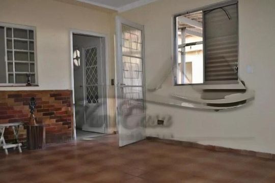 Casa à venda com 4 quartos, 210m² em Vila Liviero, São Paulo