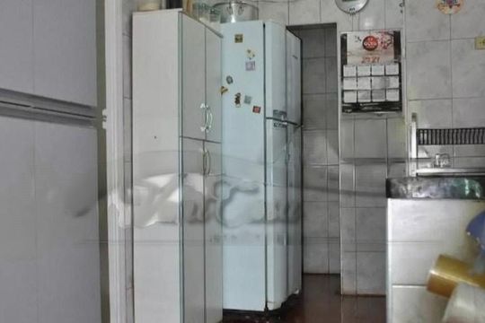 Casa à venda com 4 quartos, 210m² em Vila Liviero, São Paulo