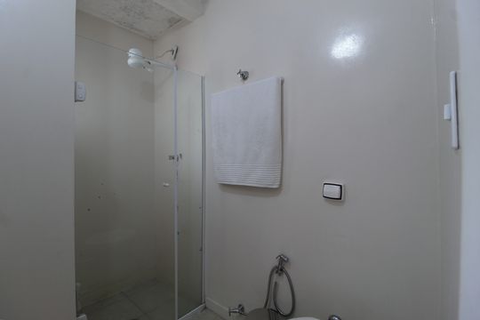 Banheiro de apartamento à venda com 2 quartos, 95m² em Itaim Bibi, São Paulo