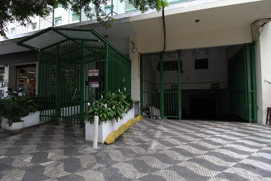 Fachada de apartamento à venda com 2 quartos, 95m² em Itaim Bibi, São Paulo