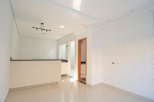 Sala de casa de condomínio à venda com 2 quartos, 110m² em Vila Carrão, São Paulo