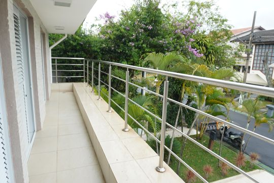 Sacada de casa de condomínio para alugar com 2 quartos, 350m² em Alphaville, Santana de Parnaíba