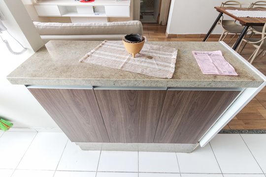 Cozinha de apartamento à venda com 2 quartos, 45m² em Vila Carmosina, São Paulo