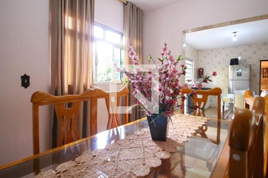 Casa à venda com 3 quartos, 156m² em Vila Sapopemba, São Paulo
