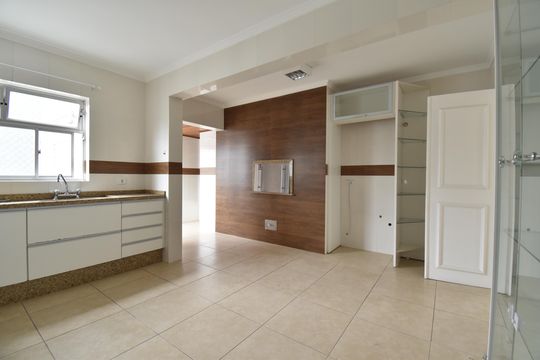 Cozinha de apartamento para alugar com 4 quartos, 284m² em Água Verde, Curitiba