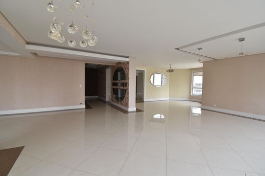 Apartamento para alugar com 4 quartos, 284m² em Água Verde, Curitiba
