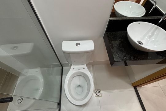 Banheiro de apartamento à venda com 2 quartos, 59m² em Vila Guiomar, Santo André