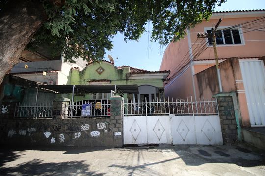 Fachada / Placa de casa para alugar com 2 quartos, 110m² em Penha, Rio de Janeiro