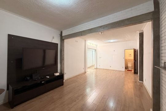 Casa para alugar com 6 quartos, 270m² em Jardim Messina, Jundiaí
