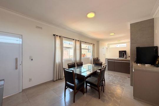 Casa para alugar com 6 quartos, 270m² em Jardim Messina, Jundiaí