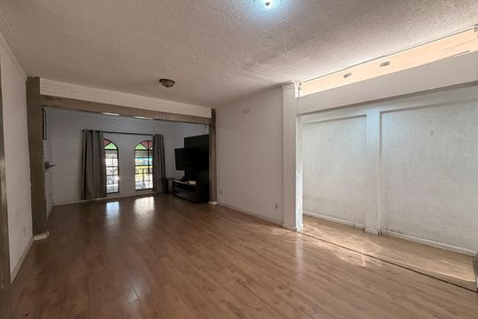 Sala de casa para alugar com 6 quartos, 270m² em Jardim Messina, Jundiaí