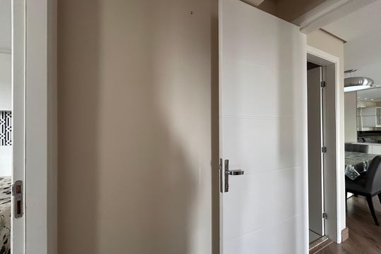 Corredor de apartamento à venda com 2 quartos, 81m² em Vila Amélia, São Paulo