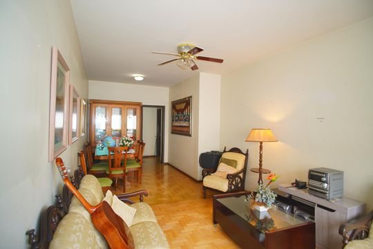Sala de apartamento à venda com 3 quartos, 117m² em Rio Branco, Porto Alegre