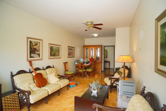 Sala de apartamento à venda com 3 quartos, 117m² em Rio Branco, Porto Alegre