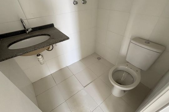 Banheiro de apartamento à venda com 2 quartos, 54m² em Vila Metalúrgica, Santo André