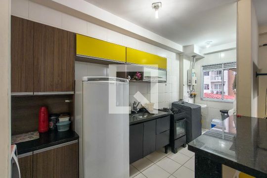 Cozinha de apartamento para alugar com 2 quartos, 48m² em Cidade Ocian, Praia Grande
