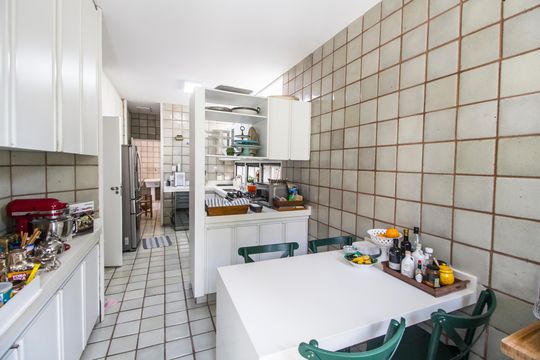 Cozinha de casa de condomínio para alugar com 4 quartos, 750m² em Alphaville, Santana de Parnaíba