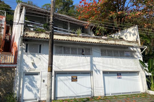 Fachada de casa à venda com 6 quartos, 707m² em Jardim Guanabara, Rio de Janeiro