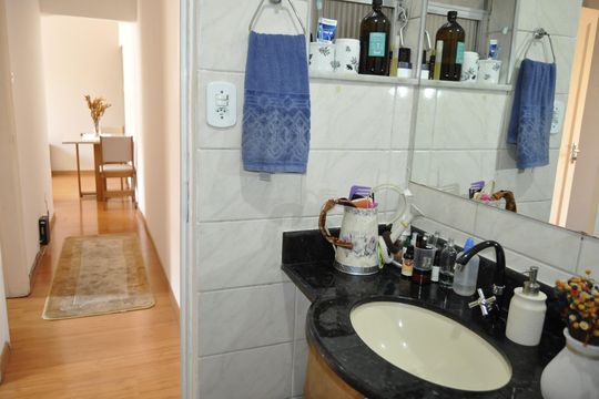 Banheiro de apartamento à venda com 2 quartos, 47m² em Engenho de Dentro, Rio de Janeiro