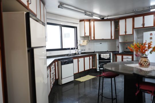 Cozinha de apartamento para alugar com 4 quartos, 500m² em Tatuapé, São Paulo