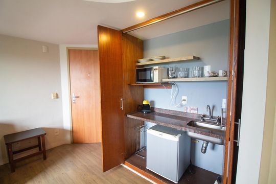 Cozinha de apartamento para alugar com 1 quarto, 33m² em Brooklin, São Paulo