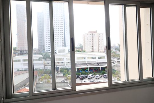 Sala de apartamento para alugar com 2 quartos, 65m² em Jaguaribe, Osasco