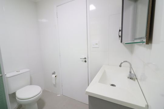 Banheiro de apartamento para alugar com 2 quartos, 65m² em Jaguaribe, Osasco