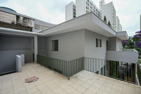 Fachada Posterior de casa para alugar com 3 quartos, 200m² em Vila Progredior, São Paulo