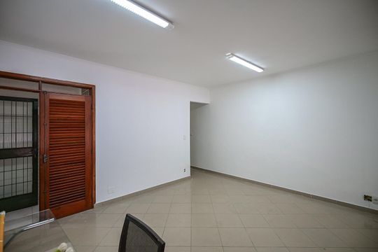 Casa para alugar com 3 quartos, 200m² em Vila Progredior, São Paulo