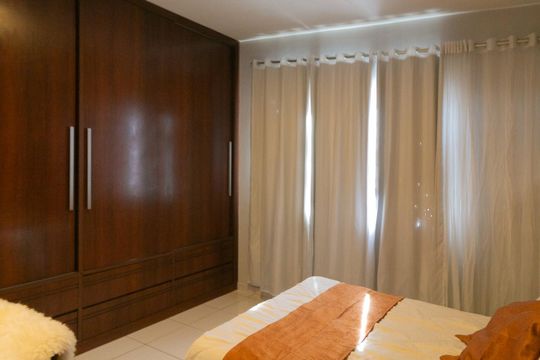 Quarto 1 de casa para alugar com 3 quartos, 350m² em Jardim Guanabara, Belo Horizonte