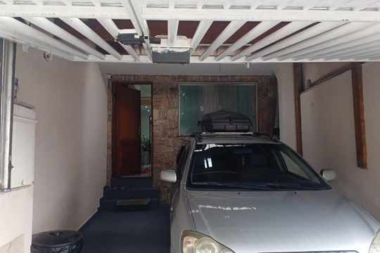 Área externa de casa à venda com 3 quartos, 120m² em Vila Basileia, São Paulo