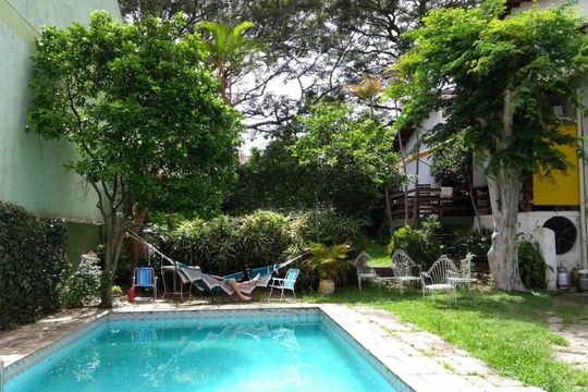 Piscina de casa à venda com 4 quartos, 400m² em Morro Santana, Porto Alegre