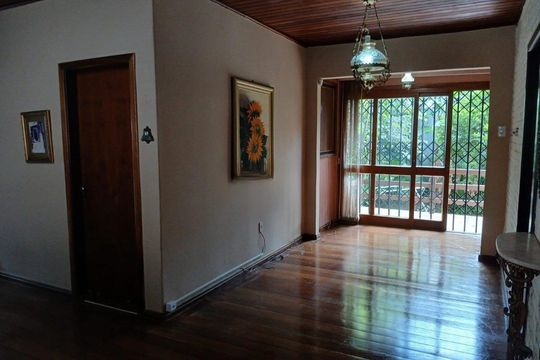 Casa à venda com 4 quartos, 400m² em Morro Santana, Porto Alegre