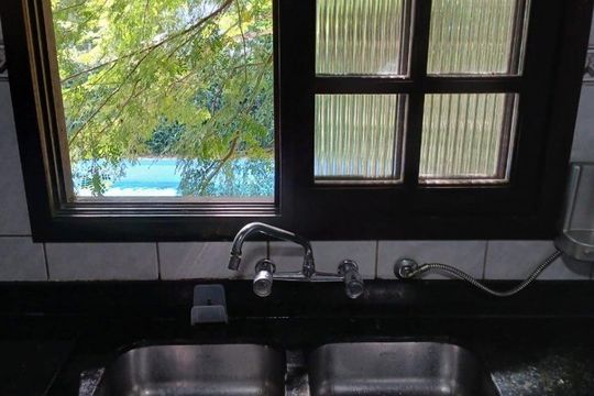 Cozinha de casa à venda com 4 quartos, 400m² em Morro Santana, Porto Alegre