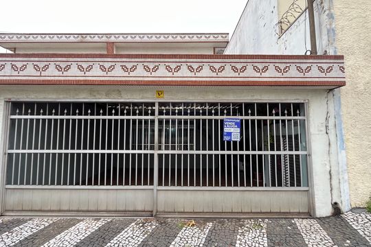 Fachada de casa à venda com 3 quartos, 306m² em Jardim Previdencia, São Paulo