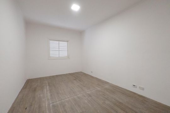 Quarto 2 de casa para alugar com 2 quartos, 300m² em Aclimação, São Paulo