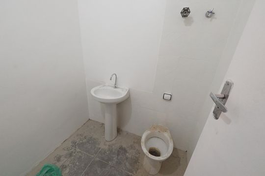 Banheiro de serviço de casa para alugar com 2 quartos, 300m² em Aclimação, São Paulo