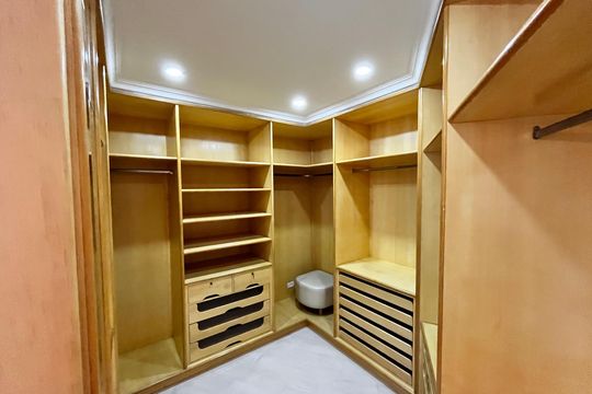 Closet da suíte 3 de casa à venda com 4 quartos, 465m² em Jardim Franca, São Paulo