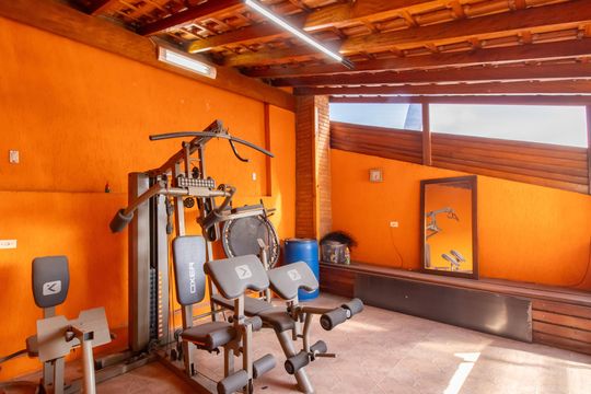 Academia de casa à venda com 3 quartos, 250m² em Jardim Paulista, Guarulhos