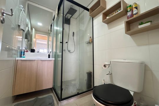 Banheiro de apartamento à venda com 2 quartos, 58m² em Rondônia, Novo Hamburgo