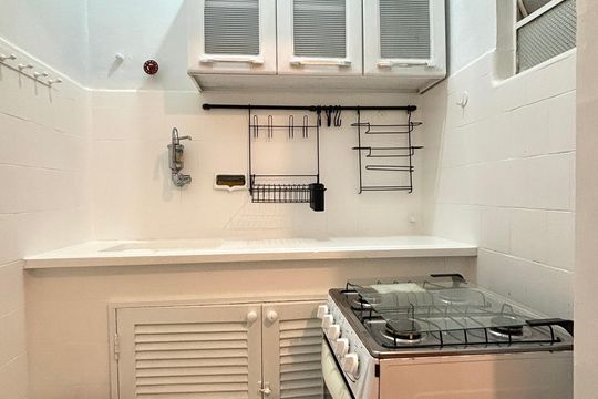 Cozinha de apartamento para alugar com 1 quarto, 38m² em Copacabana, Rio de Janeiro