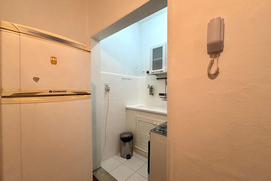 Cozinha de apartamento para alugar com 1 quarto, 38m² em Copacabana, Rio de Janeiro