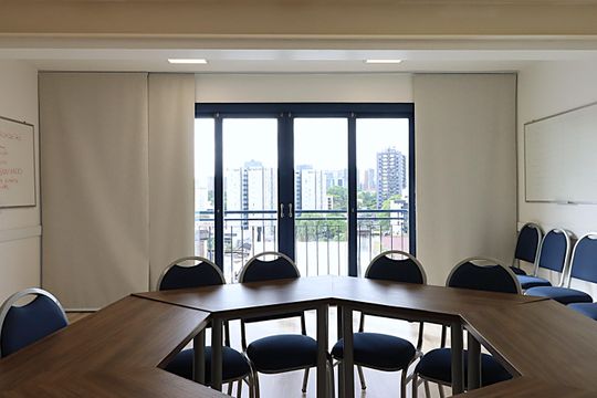 Sala de casa à venda com 3 quartos, 300m² em Boa Vista, Porto Alegre