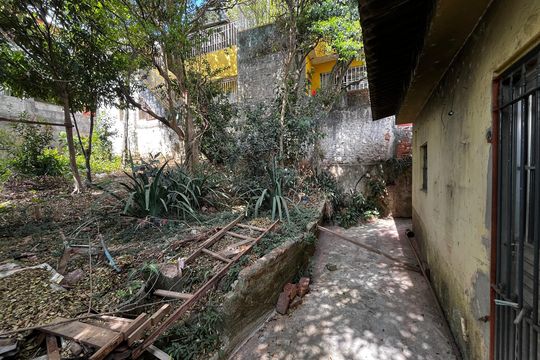 Quintal de casa à venda com 2 quartos, 327m² em Vila Santa Maria, São Paulo