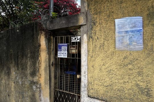 Fachada/Placa de casa à venda com 2 quartos, 327m² em Vila Santa Maria, São Paulo