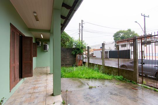 Área Externa de casa à venda com 2 quartos, 197m² em Rio Branco, Canoas