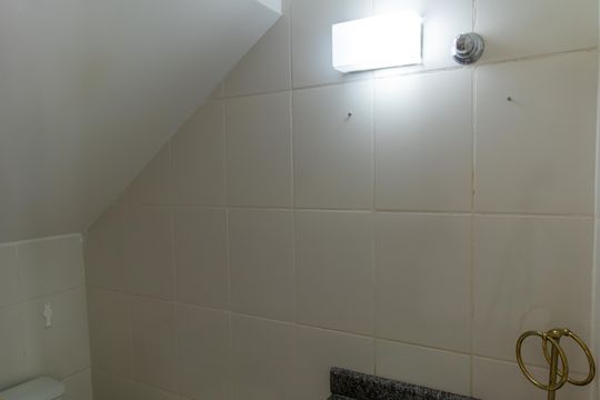 Lavabo de casa de condomínio para alugar com 3 quartos, 113m² em Paisagem Renoir, Cotia